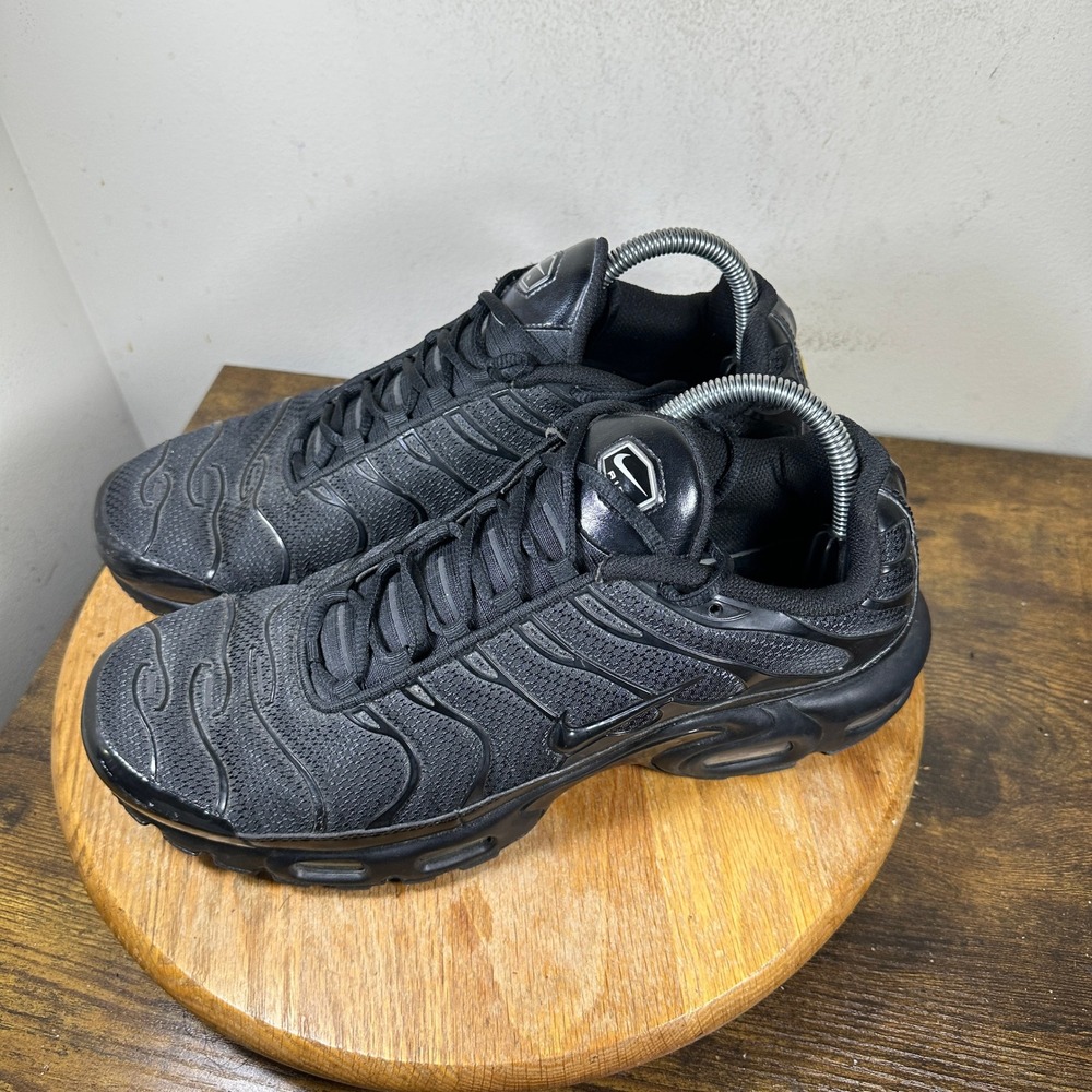 Nike Air Max Plus TN Triple Black Mens Running Shoes 604133-050 Size 12 Sneaker - Picture 3 of 8